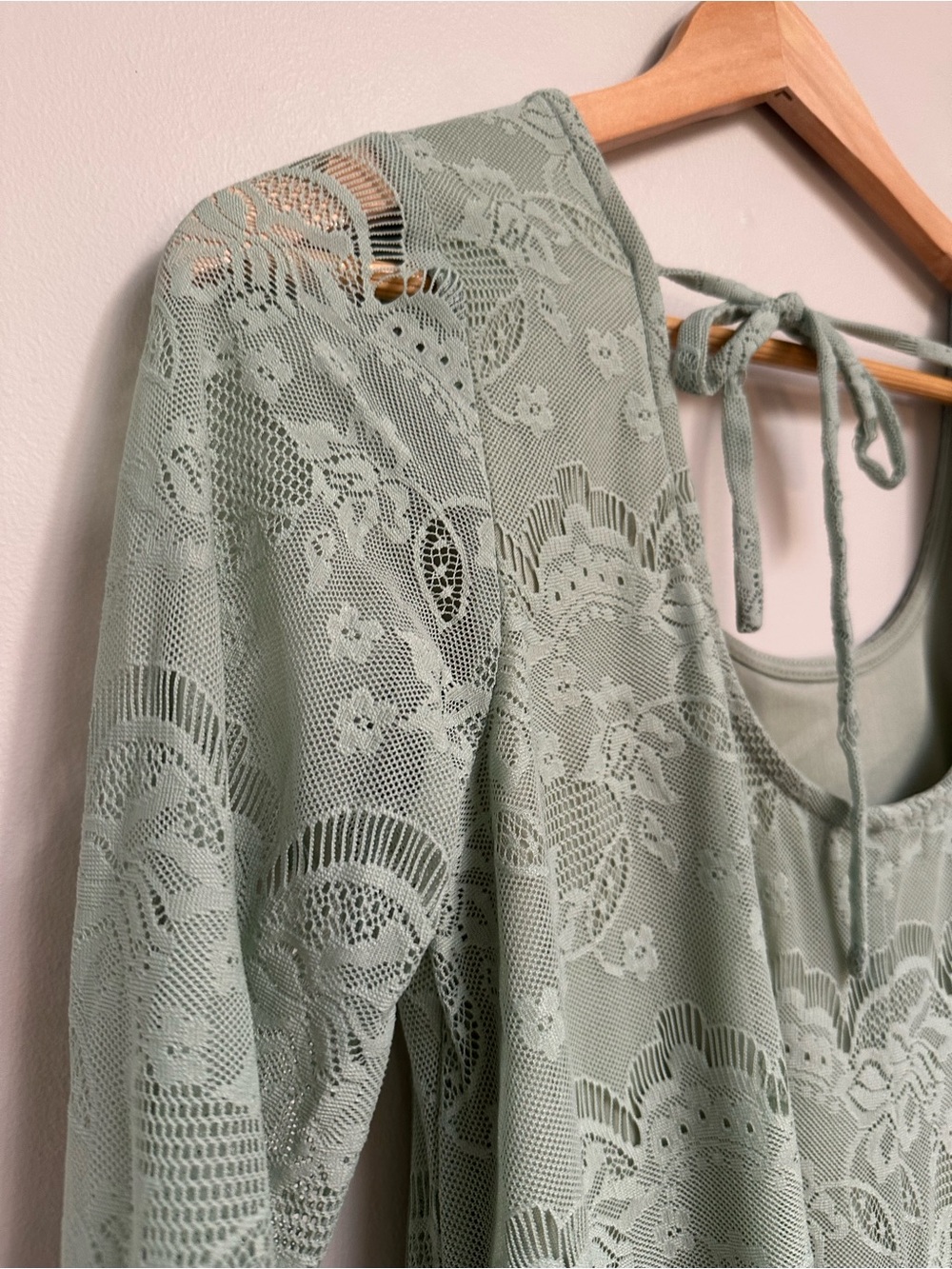 Altar’d‎ State Mint Green Lace Bell Sleeve Mini Dress Tie Back Women’s Small - Picture 9 of 15